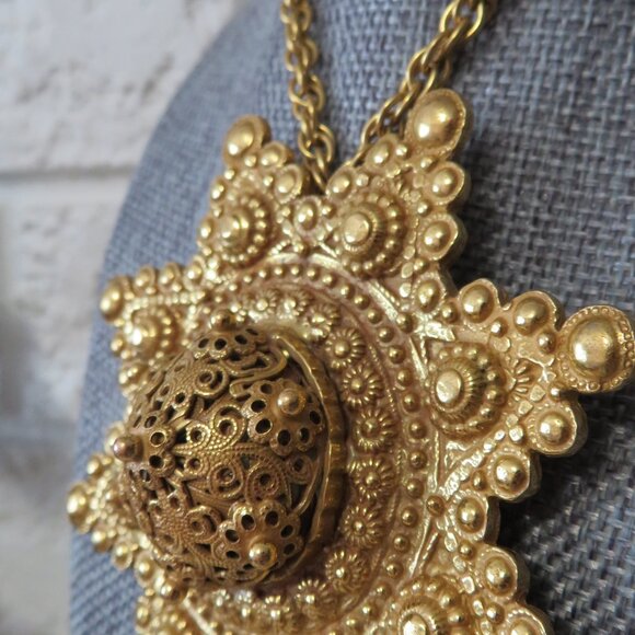 Vtg Adele Simpson book rare gold necklace ,statement, fragrance scent dispenser - Picture 9 of 15